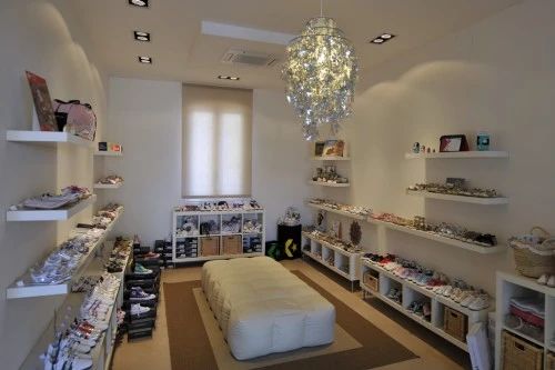 negozio scarpe bambini